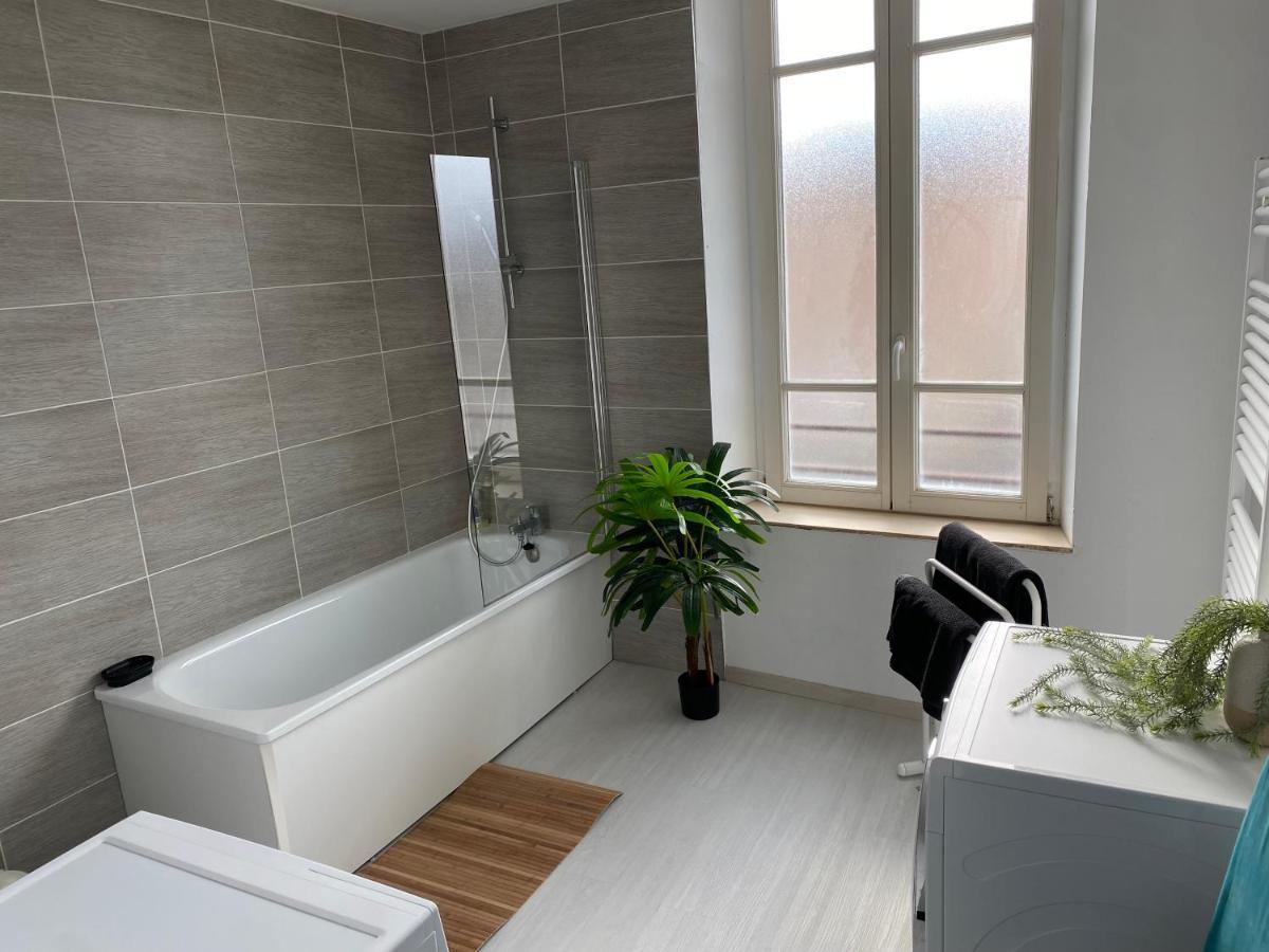 Joli Appartement Avec Parking Gratuit Sur Place 日韦 外观 照片